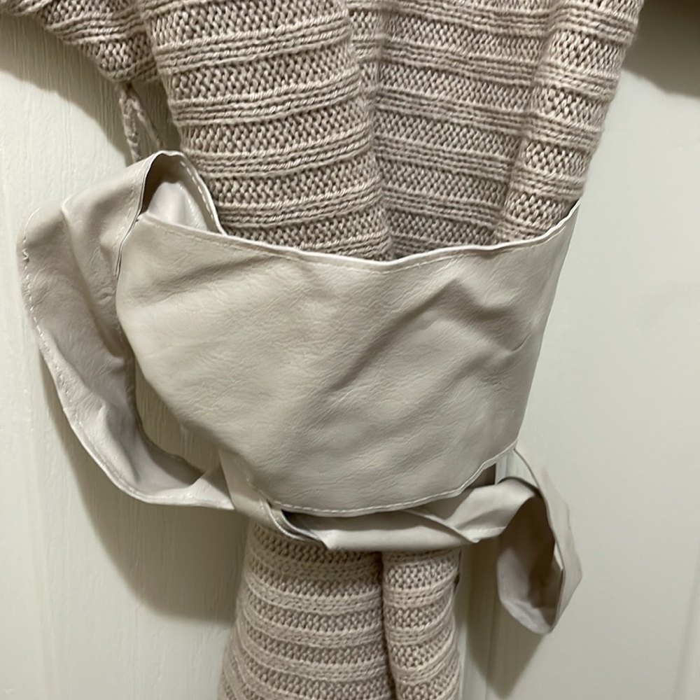 Jessica Simpson tan tunic sweater (sz m) - Picture 7 of 12